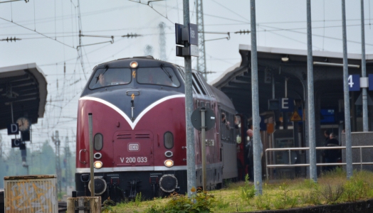 Die V 200 003 im Bahnhof Rheine Die V 200 003 im Bahnhof Rheine