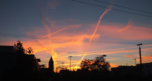 Sonnenaufgang über der Stadt Sonnenaufgang über der Stadt